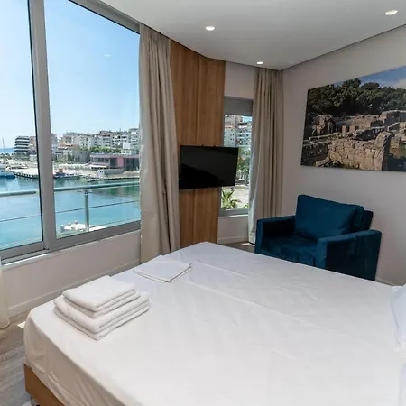 Hotel Titania 3*
